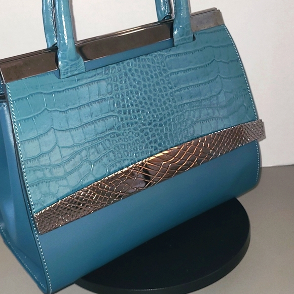 Vittoria Napoli Handbags - Vittoria Napoli Embossed Leather Satchel. Made In Italy